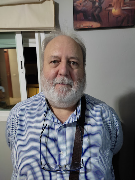 Pepe alcalareño Luthier de guitarras flamencas de Sevilla